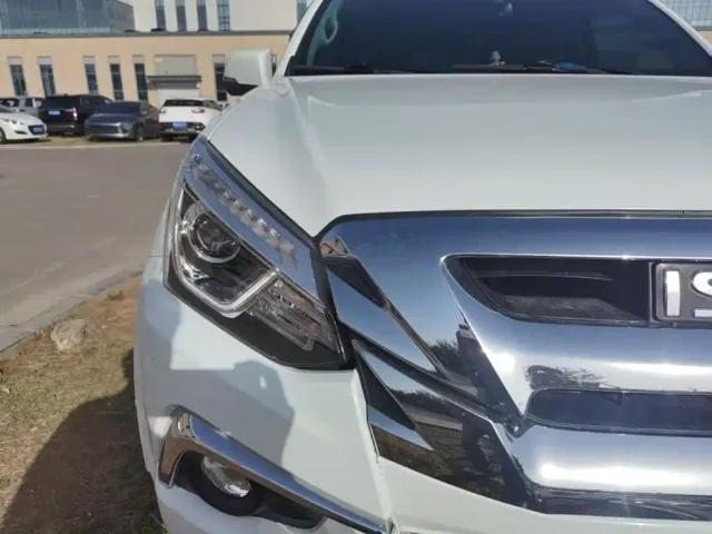 Isuzu mu-X Ranger — Фото автомобиля 8