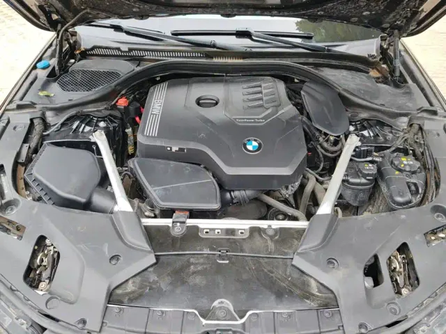 BMW 5 Series — Фото автомобиля 10