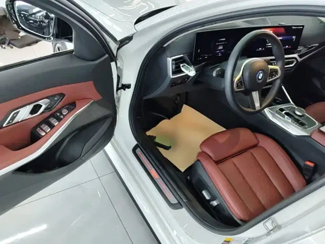 BMW BMW i3 2023 eDrive 40 L Shadowline Package — Фото автомобиля 15