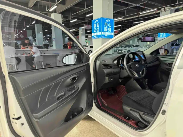 Toyota Vios — Фото автомобиля 4