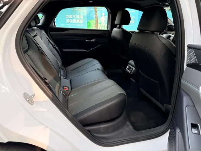 BYD Qin L — Фото автомобиля 7