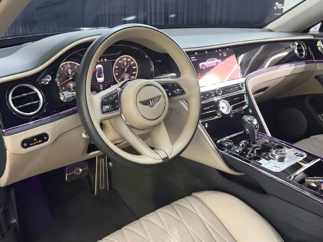 Bentley Flying Spur — Фото автомобиля 9