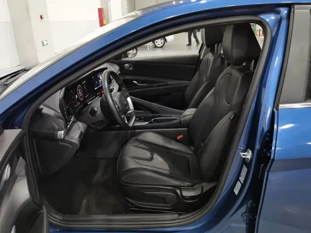 Hyundai Elantra — Фото автомобиля 10