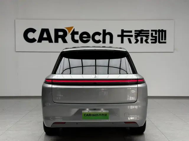 Li Auto L8 — Фото автомобиля 4