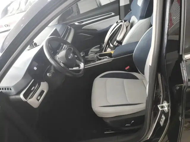 Geely Emgrand — Фото автомобиля 10