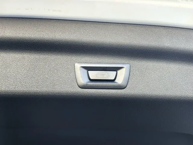 BMW iX1 — Фото автомобиля 17