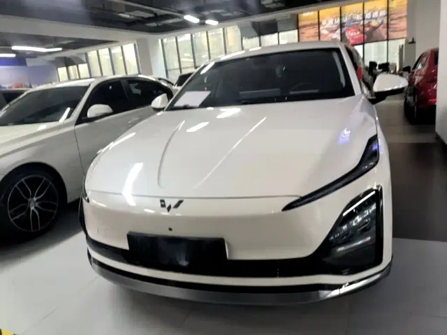 Wuling Starlight — Фото автомобиля 2