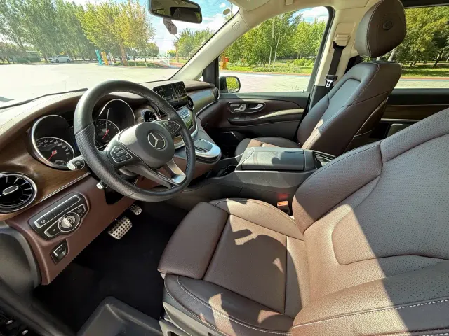 Mercedes-Benz V-Class — Фото автомобиля 4
