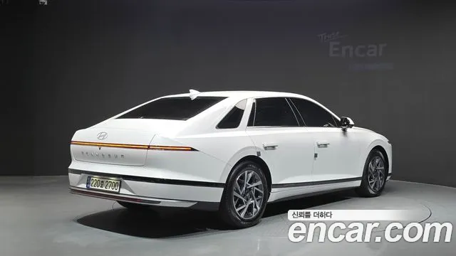 Hyundai Grandeur GN7 — Фото автомобиля 2