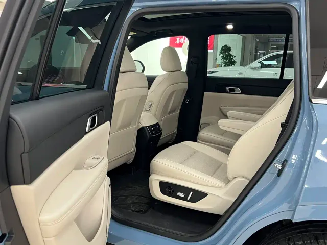 Li Auto ONE — Фото автомобиля 6