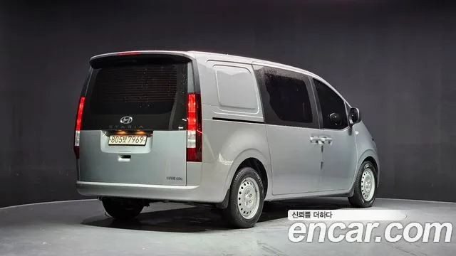 Hyundai Staria Staria Карго 5 мест — Фото автомобиля 2