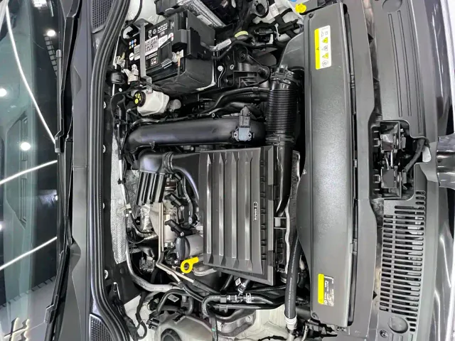 Volkswagen Golf — Фото автомобиля 20