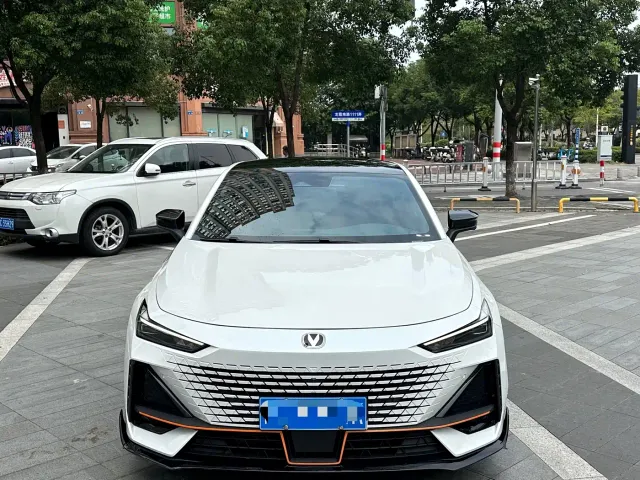 Changan UNI-V — Фото автомобиля 2