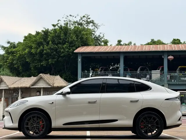 IM Motors LS6 — Фото автомобиля 3