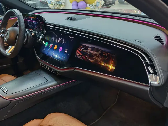 Mercedes-Benz E-Class — Фото автомобиля 18