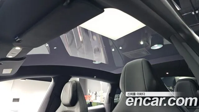 Tesla Model Y — Фото автомобиля 19