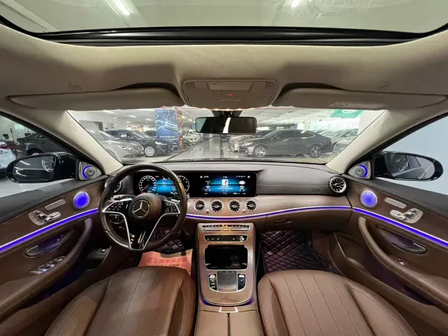 Mercedes-Benz E-Class — Фото автомобиля 6