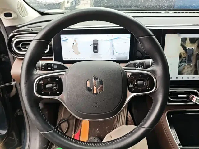 Leapmotor C11 — Фото автомобиля 10