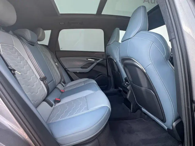 Audi Q6L e-tron — Фото автомобиля 9