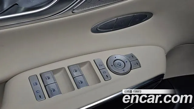 Genesis GV70 — Фото автомобиля 19