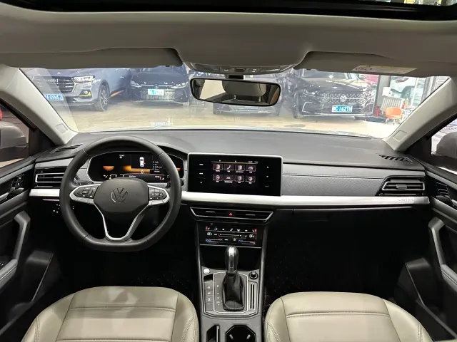 Volkswagen Lavida — Фото автомобиля 12