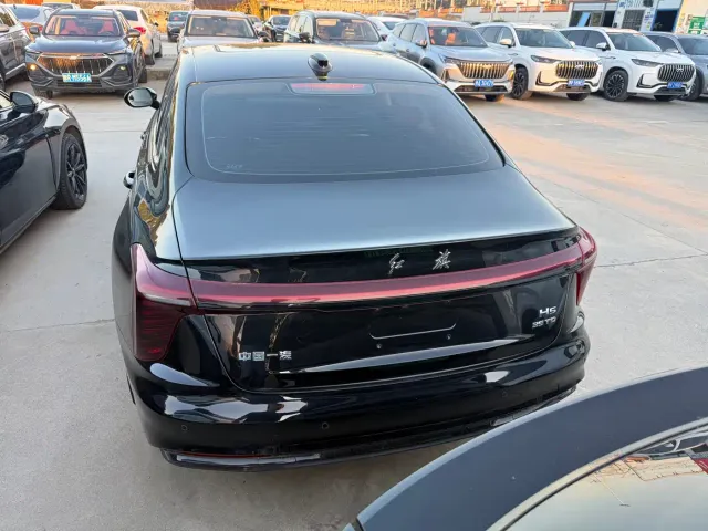 Hongqi H5 — Фото автомобиля 8