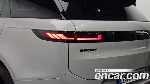 Land Rover Range Rover Sport — Фото автомобиля 8