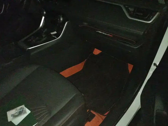 Toyota RAV4 — Фото автомобиля 19