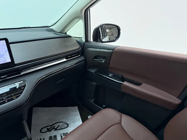 Honda Odyssey — Фото автомобиля 11
