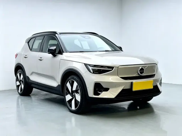 Volvo Volvo XC40 New Energy 2023 Long Range PRO Version — Фото автомобиля 3