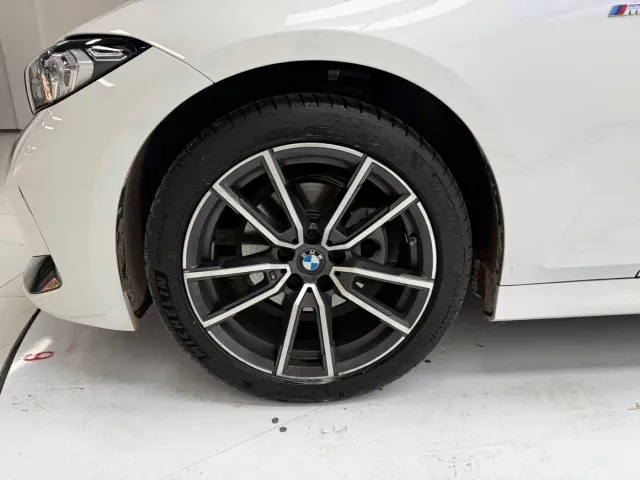BMW 3 Series — Фото автомобиля 8