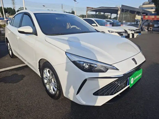 Roewe i5 — Фото автомобиля 3
