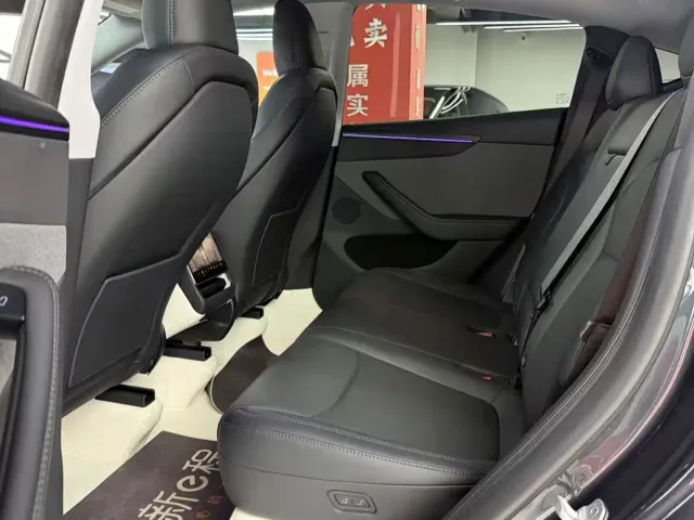 Tesla Model Y — Фото автомобиля 8
