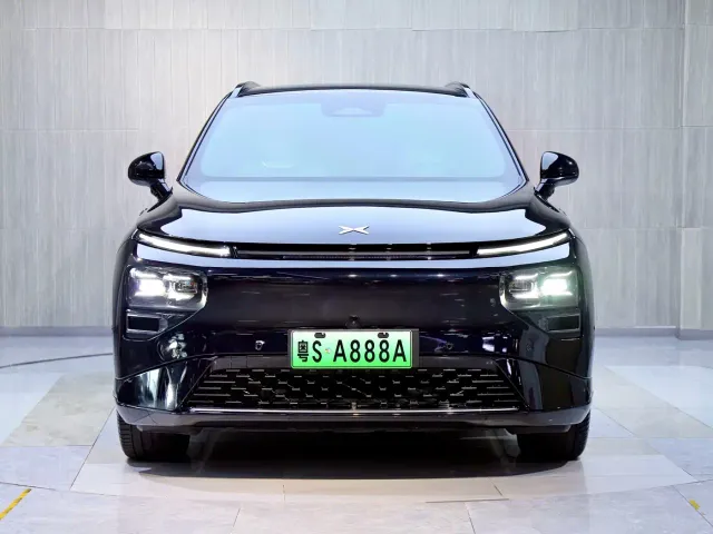 Xpeng G9 — Фото автомобиля 2