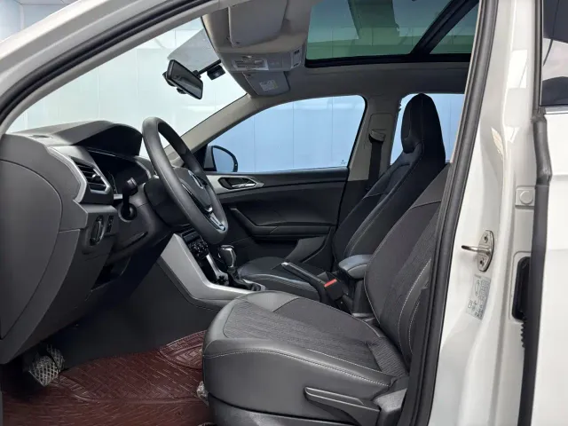 Volkswagen T-Cross — Фото автомобиля 4
