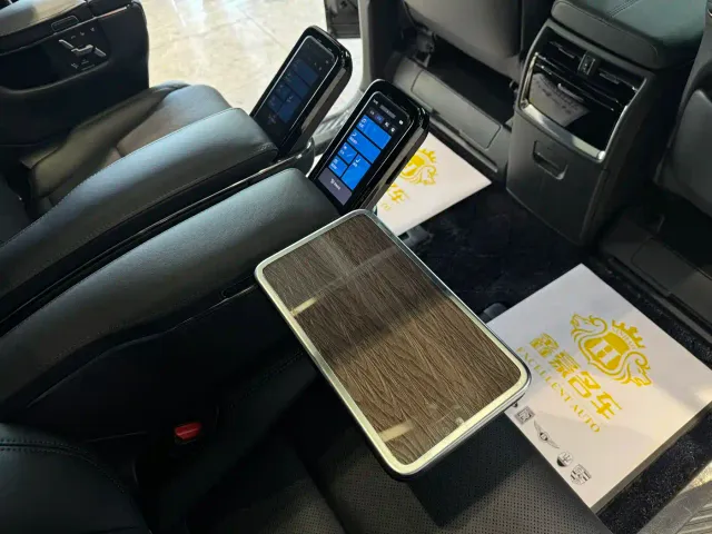 Toyota Alphard — Фото автомобиля 12
