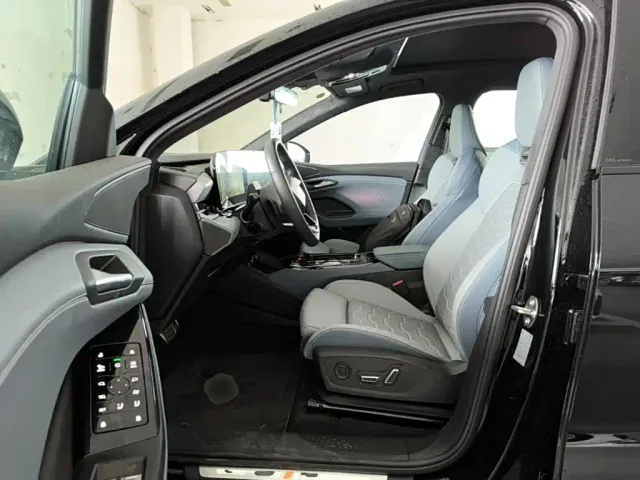 Audi Q6L e-tron — Фото автомобиля 14