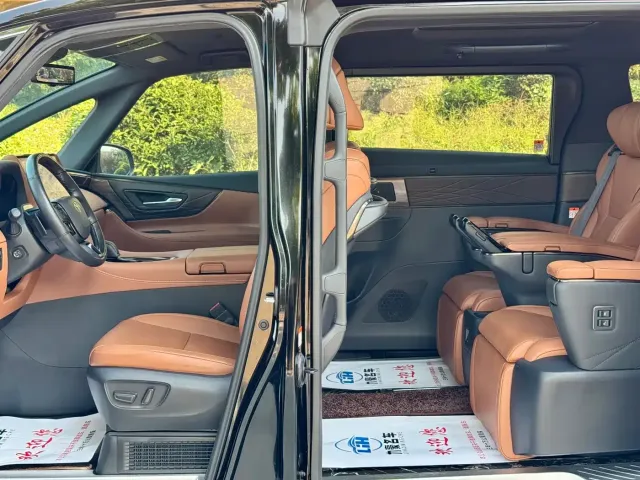 Toyota Alphard — Фото автомобиля 6