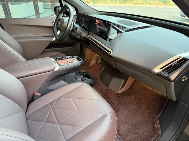 BMW BMW iX 2022 xDrive40 — Фото автомобиля 30