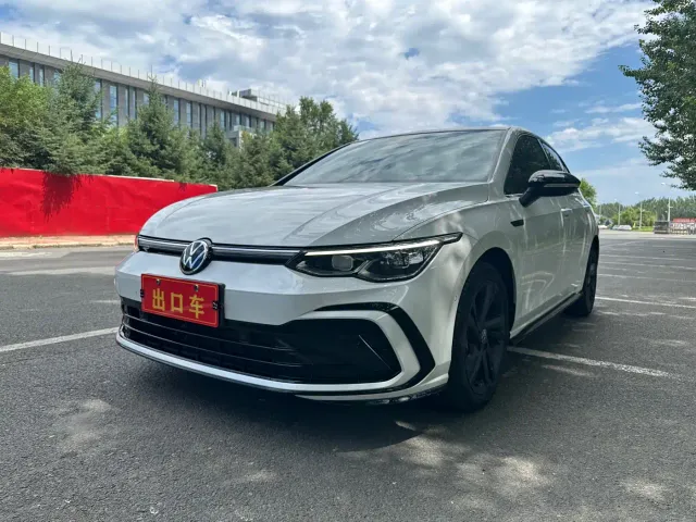 Фотография автомобиля — Volkswagen Golf