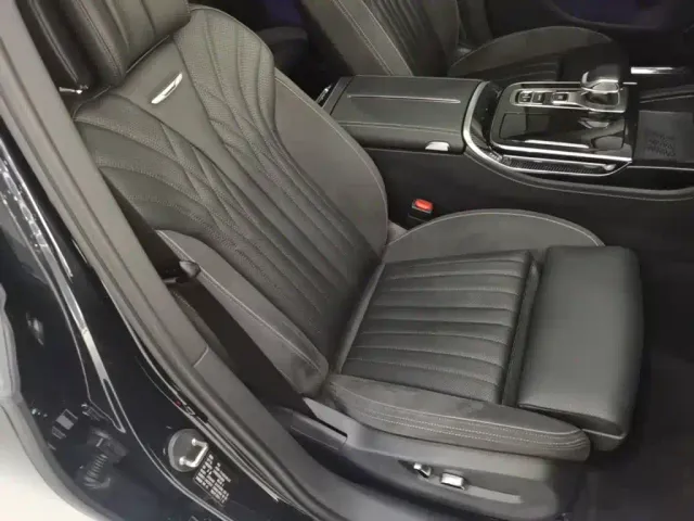 Hongqi H9 — Фото автомобиля 24