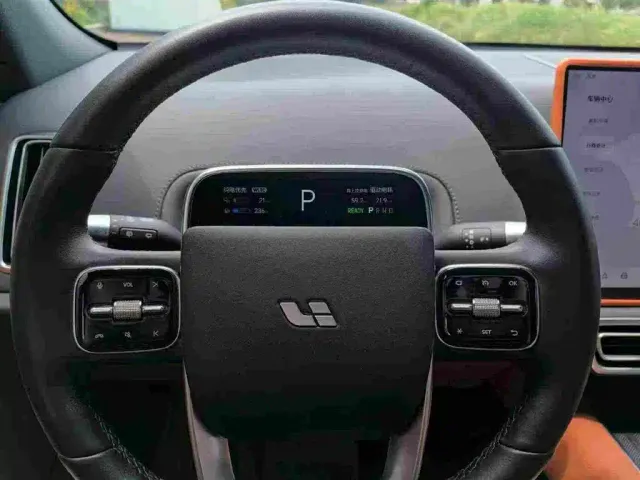 Li Auto L7 — Фото автомобиля 10