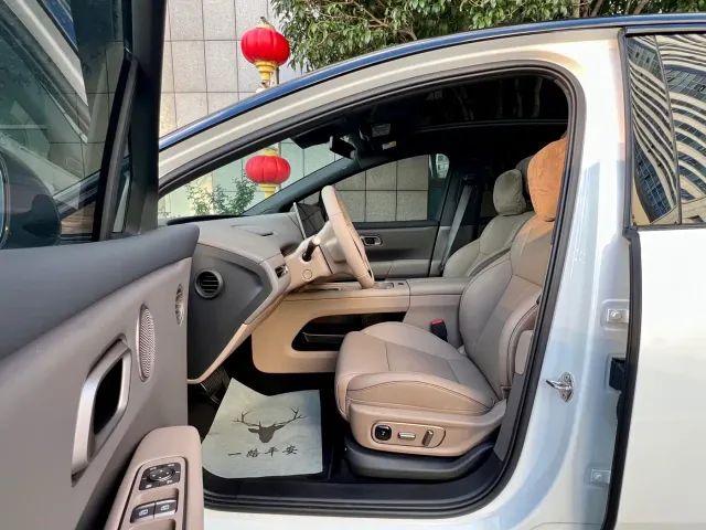 Li Auto i6 — Фото автомобиля 10