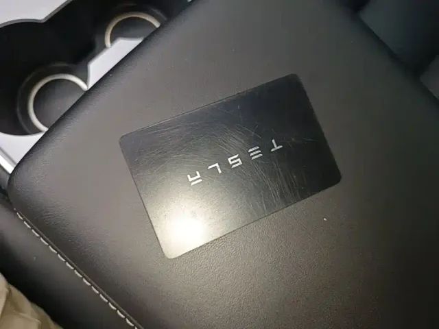 Tesla Model Y — Фото автомобиля 8