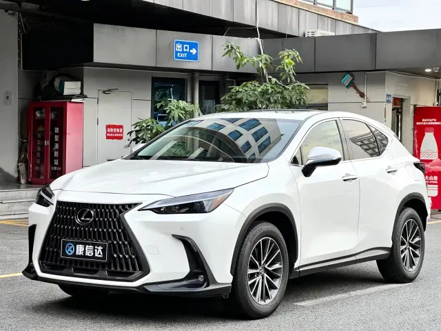 Фотография автомобиля — Lexus NX
