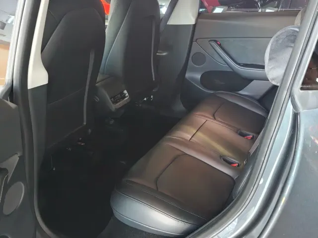 Tesla Model Y — Фото автомобиля 8