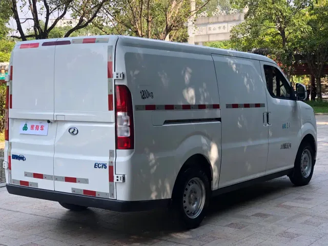 Ruichi New Energy EC75 — Фото автомобиля 5
