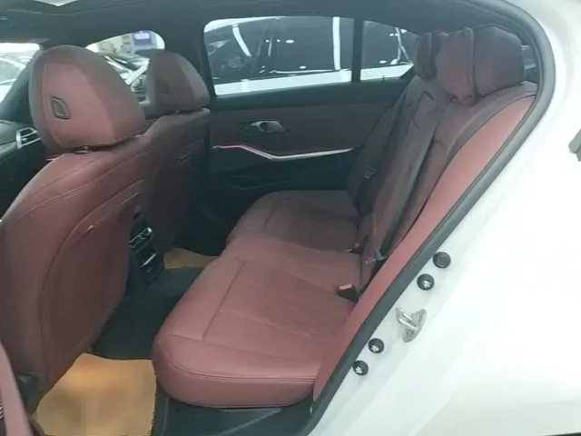 BMW 3 Series — Фото автомобиля 16