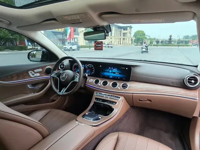 Mercedes-Benz E-Class — Фото автомобиля 17
