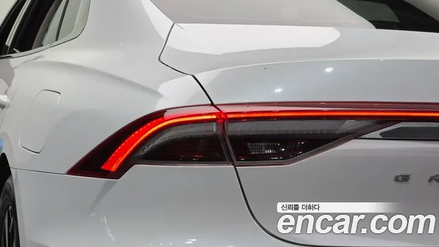 Hyundai Grandeur (New) Hybrid — Фото автомобиля 8